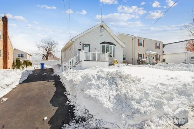 584 Garden Avenue, Woodbridge Proper, NJ 07095