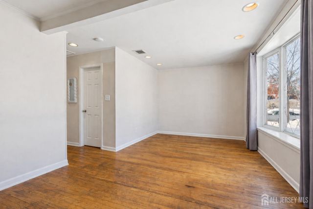 584 Garden Avenue, Woodbridge Proper, NJ 07095