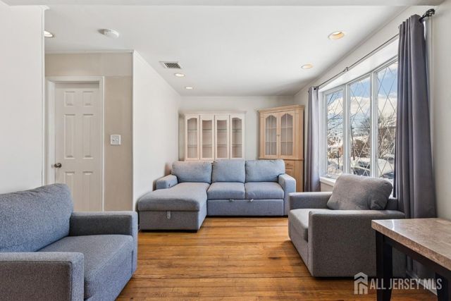 584 Garden Avenue, Woodbridge Proper, NJ 07095