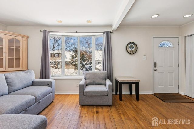 584 Garden Avenue, Woodbridge Proper, NJ 07095