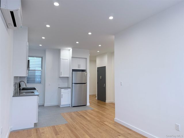 4018 50th Avenue Apt 2, Sunnyside, NY 11104