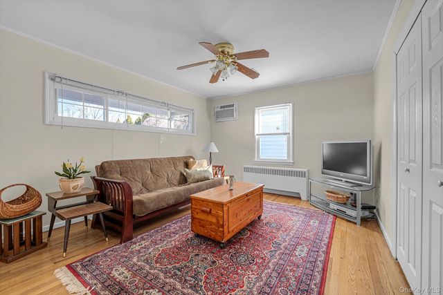 40 Vassar Street, Garden City, NY 11530