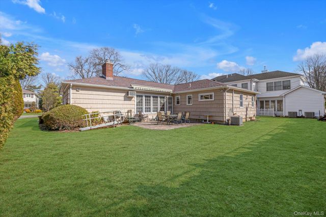 40 Vassar Street, Garden City, NY 11530