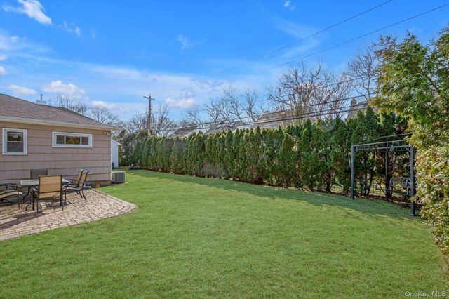 40 Vassar Street, Garden City, NY 11530