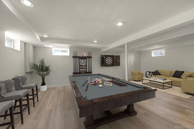 40 Vassar Street, Garden City, NY 11530