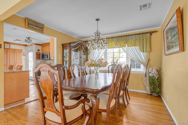 40 Vassar Street, Garden City, NY 11530