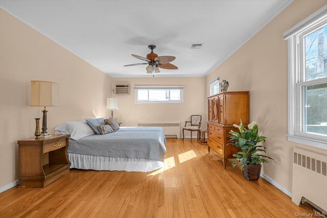 40 Vassar Street, Garden City, NY 11530