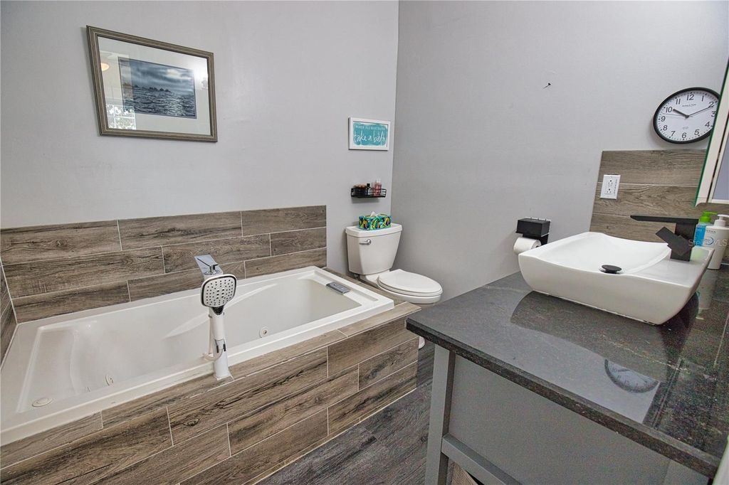 Image 25 of property listing at 2302 SE RED BARON DRIVE, Arcadia, FL 34266