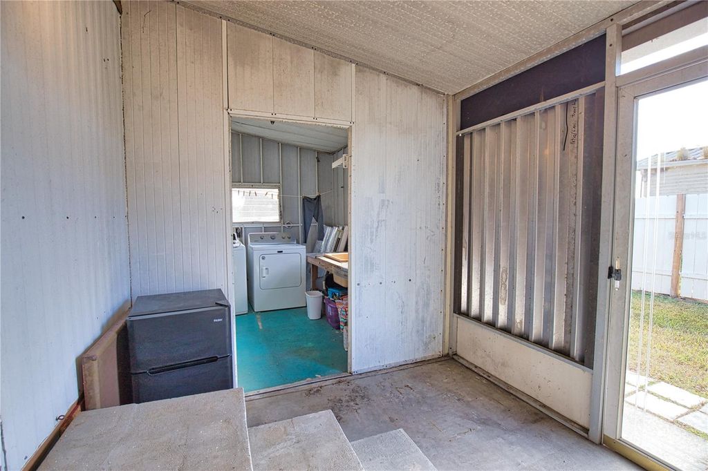 Image 27 of property listing at 2302 SE RED BARON DRIVE, Arcadia, FL 34266