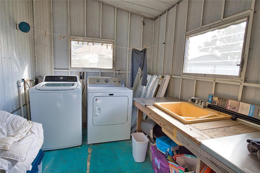 Image 28 of property listing at 2302 SE RED BARON DRIVE, Arcadia, FL 34266