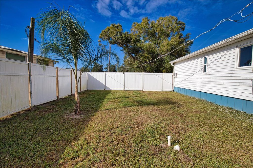 Image 30 of property listing at 2302 SE RED BARON DRIVE, Arcadia, FL 34266