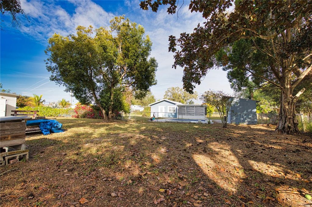 Image 33 of property listing at 2302 SE RED BARON DRIVE, Arcadia, FL 34266