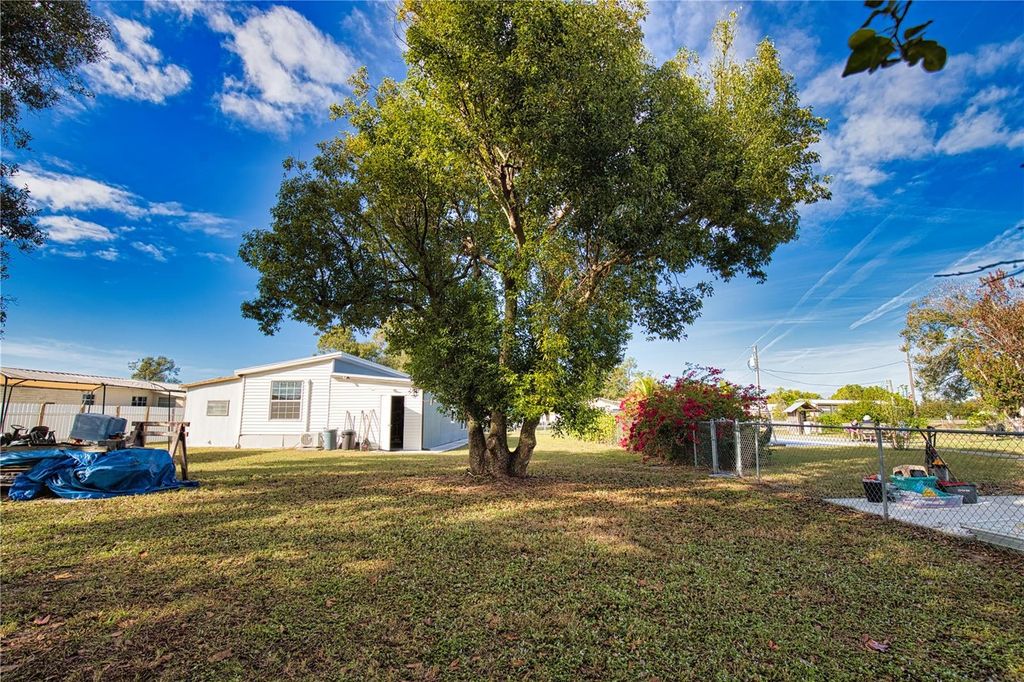 Image 35 of property listing at 2302 SE RED BARON DRIVE, Arcadia, FL 34266