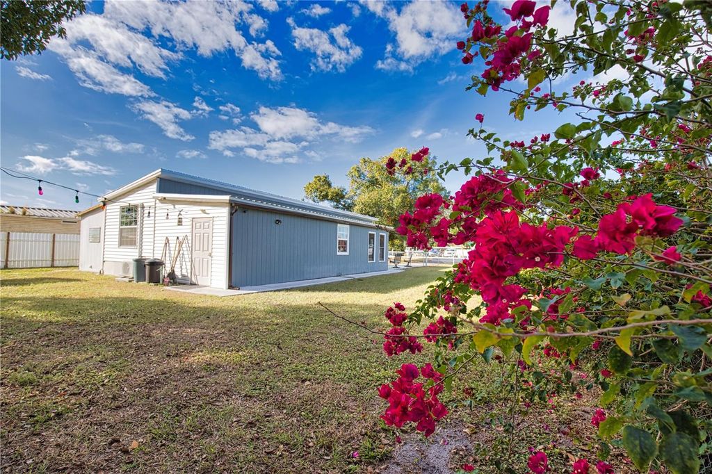 Image 37 of property listing at 2302 SE RED BARON DRIVE, Arcadia, FL 34266