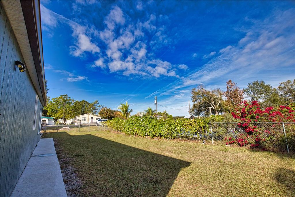 Image 40 of property listing at 2302 SE RED BARON DRIVE, Arcadia, FL 34266