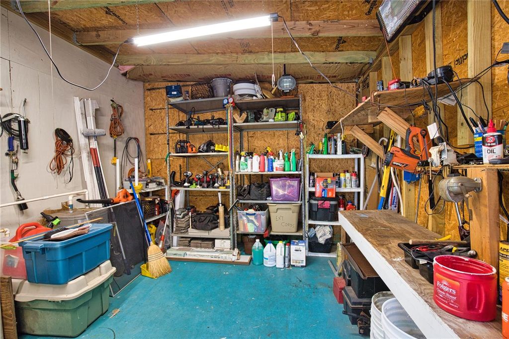 Image 41 of property listing at 2302 SE RED BARON DRIVE, Arcadia, FL 34266