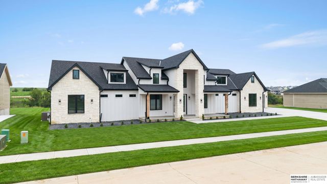 22102 Hackberry Circle, Gretna, NE 68028