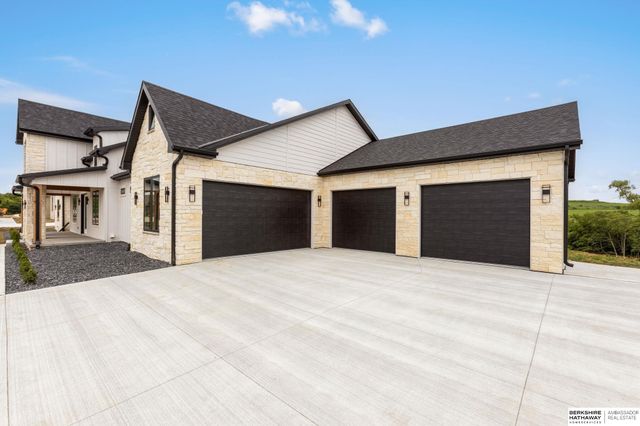 22102 Hackberry Circle, Gretna, NE 68028