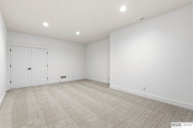 22102 Hackberry Circle, Gretna, NE 68028
