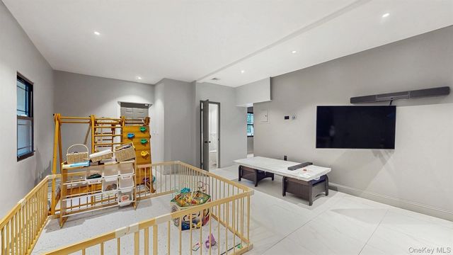 17 Arthur Place, Yonkers, NY 10701