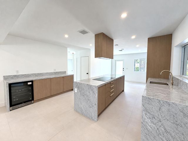 1516 NE 15th Avenue, Fort Lauderdale, FL 33304