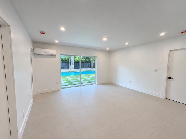 1516 NE 15th Avenue, Fort Lauderdale, FL 33304