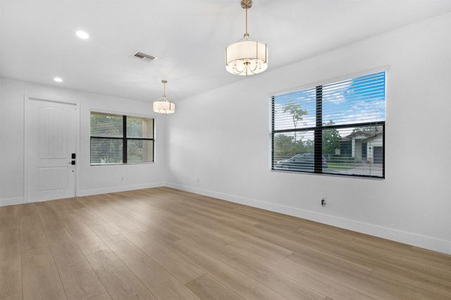 4846 Pond Pine Way, Greenacres, FL 33463