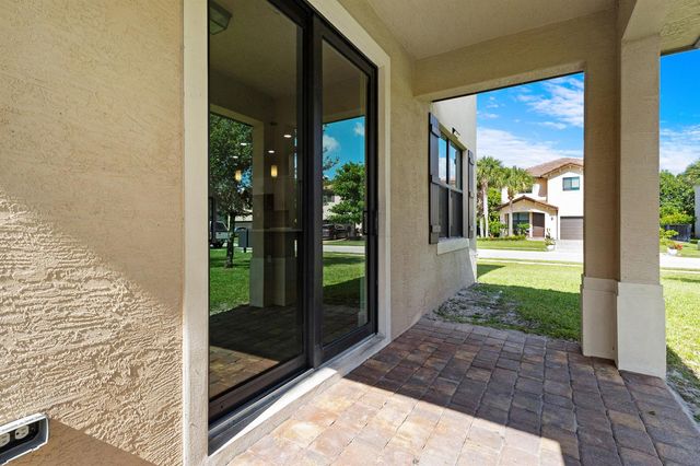4846 Pond Pine Way, Greenacres, FL 33463