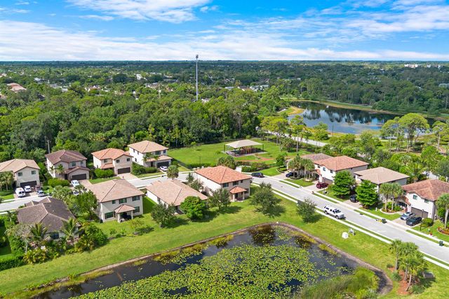 4846 Pond Pine Way, Greenacres, FL 33463