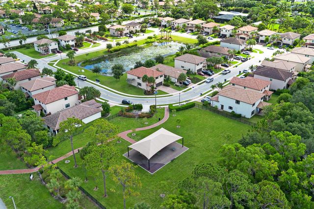 4846 Pond Pine Way, Greenacres, FL 33463