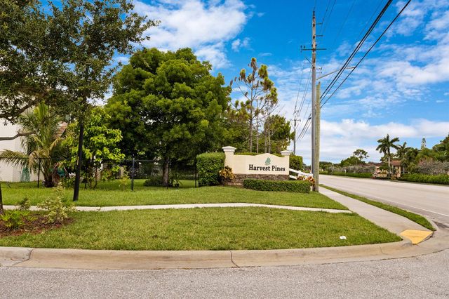 4846 Pond Pine Way, Greenacres, FL 33463