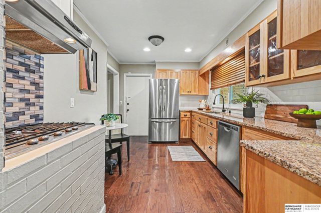 328 N 90th Street, Omaha, NE 68114
