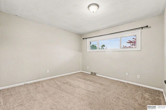 328 N 90th Street, Omaha, NE 68114