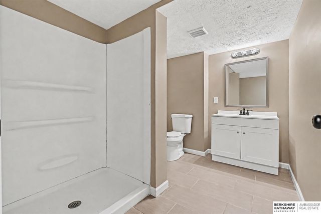 328 N 90th Street, Omaha, NE 68114