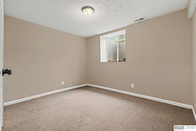 328 N 90th Street, Omaha, NE 68114