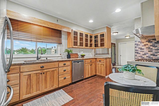 328 N 90th Street, Omaha, NE 68114