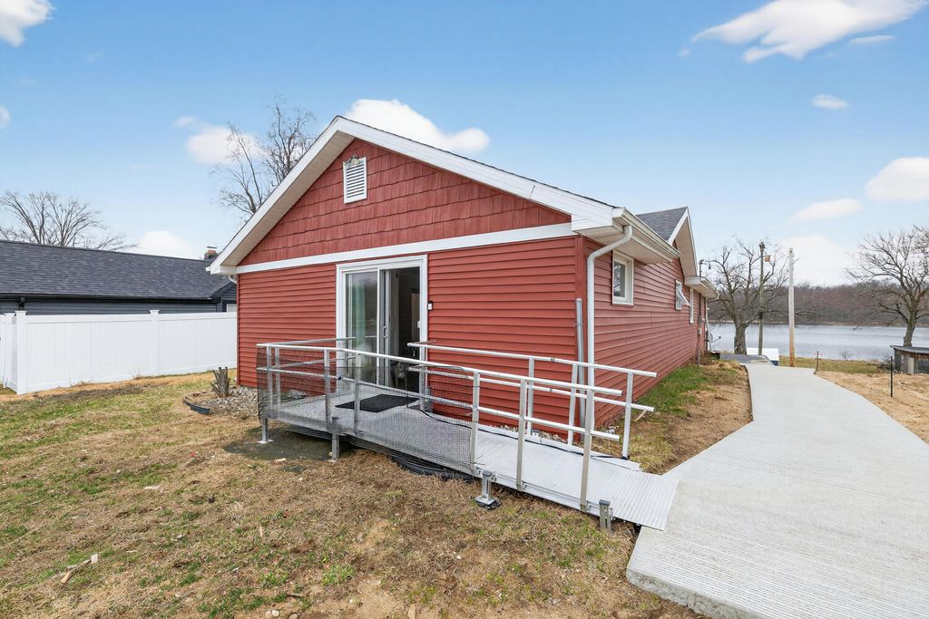 69907 Sunset Boulevard, Porter Twp, MI 49130