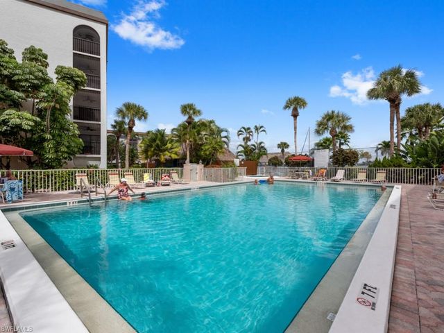 1023 Anglers CV E304, Marco Island, FL 34145