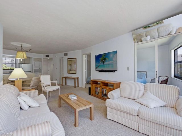1023 Anglers CV E304, Marco Island, FL 34145