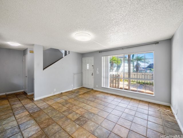 94-1473 Waipio Uka Street I108, Waipahu, HI 96797