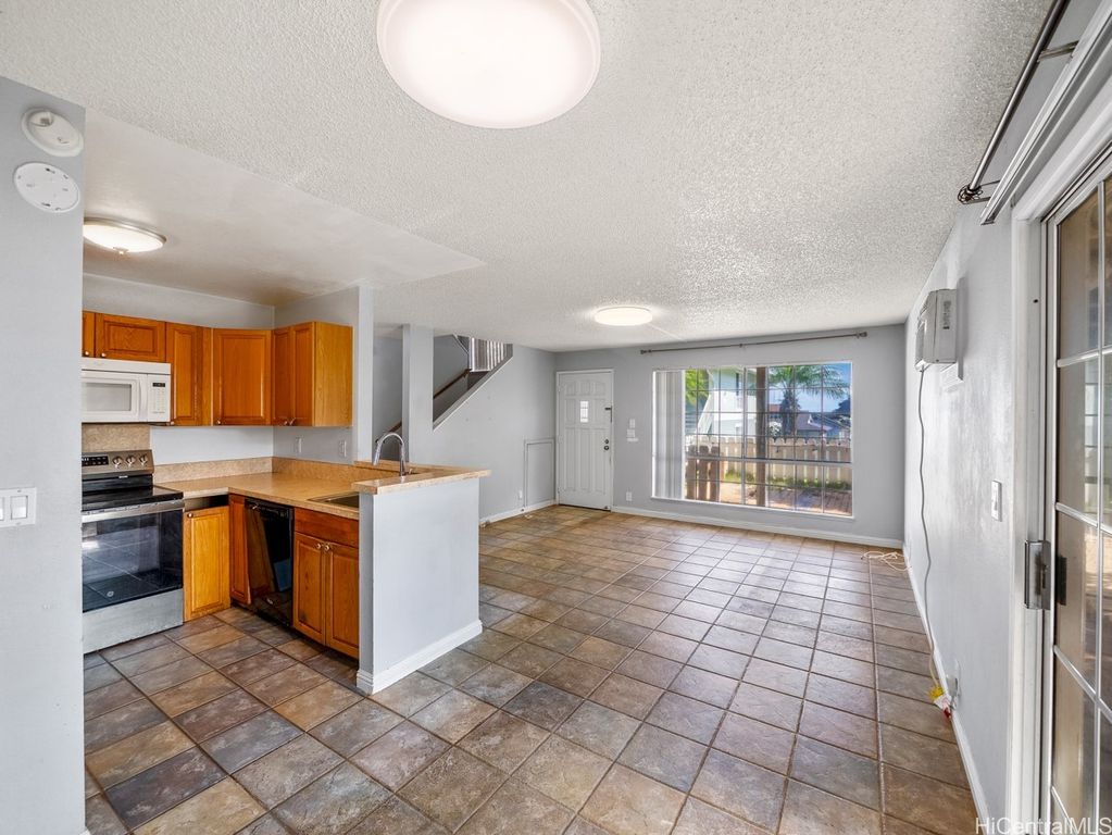 94-1473 Waipio Uka Street I108, Waipahu, HI 96797