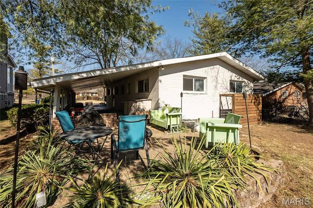 9838 Oak Haven Avenue, St Louis, MO 63119