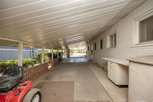 9838 Oak Haven Avenue, St Louis, MO 63119