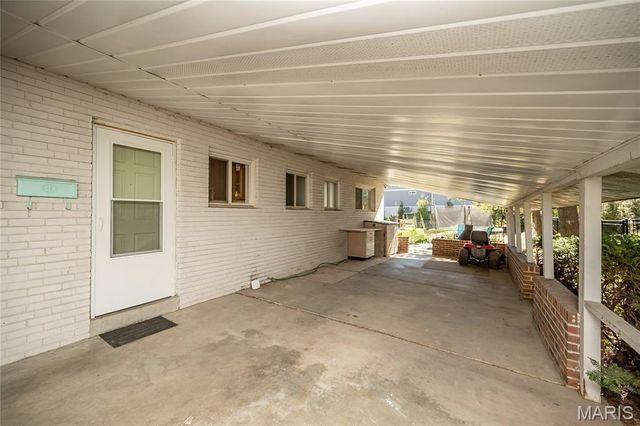 9838 Oak Haven Avenue, St Louis, MO 63119