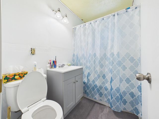4844 E Morris St, Wichita, KS 67218