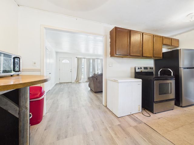 4844 E Morris St, Wichita, KS 67218