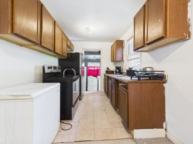 4844 E Morris St, Wichita, KS 67218