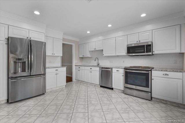 758 Heritage Hills B, Somers, NY 10589
