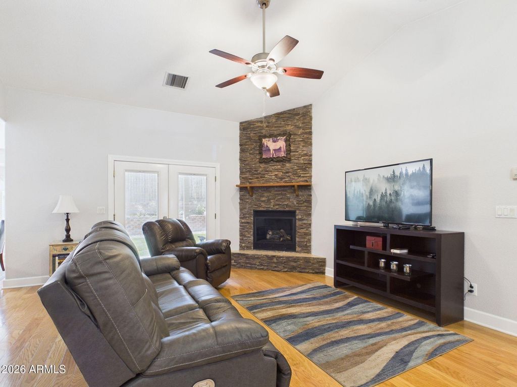 Image 5 of property listing at 1104 N RHONE Circle, Payson, AZ 85541