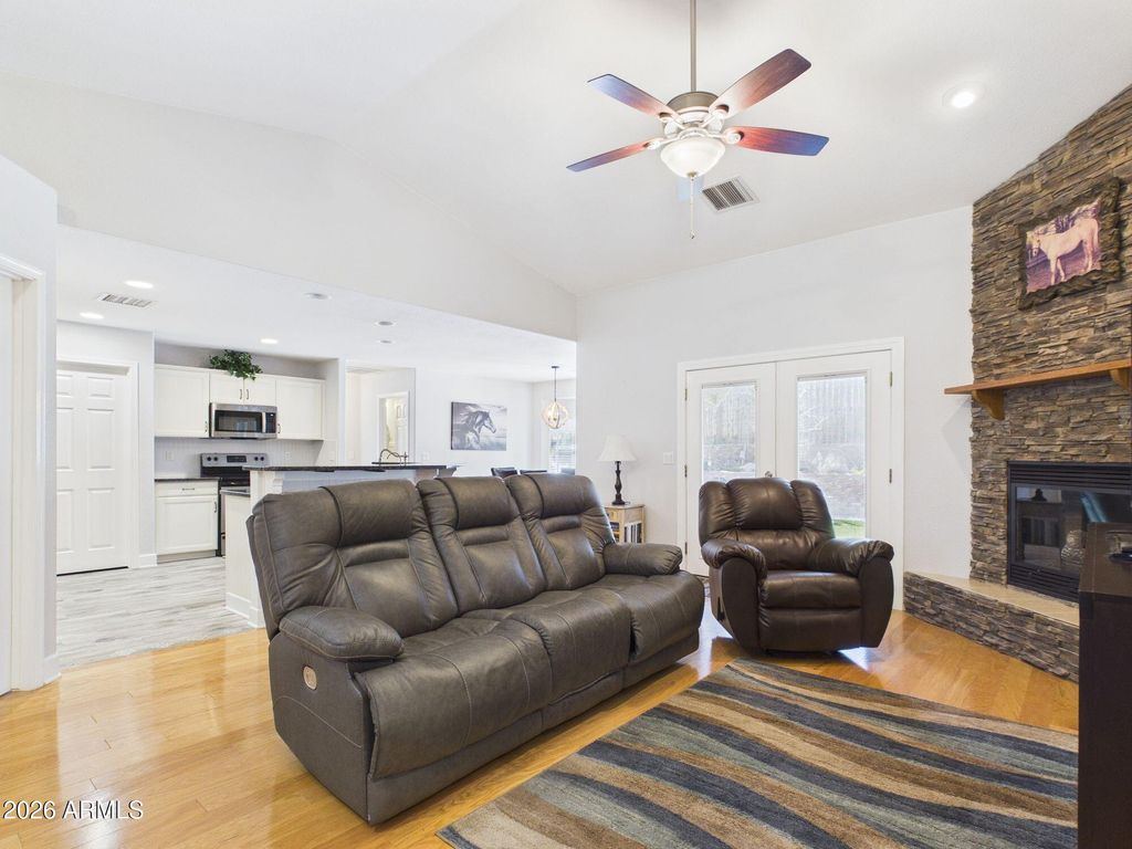Image 6 of property listing at 1104 N RHONE Circle, Payson, AZ 85541